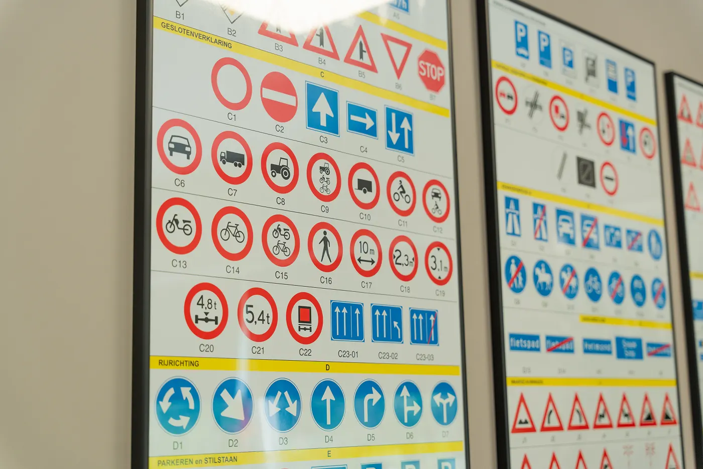 Klaslokaal Rijschool Weverstede — theorie en Code 95 in Utrecht